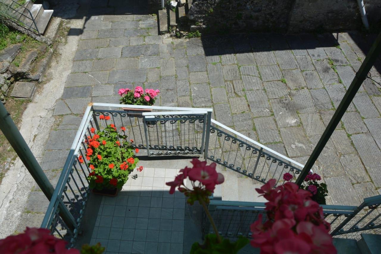 Agriturismo Ghirlanda Norma Rita Carrodano Inferiore Bagian luar foto