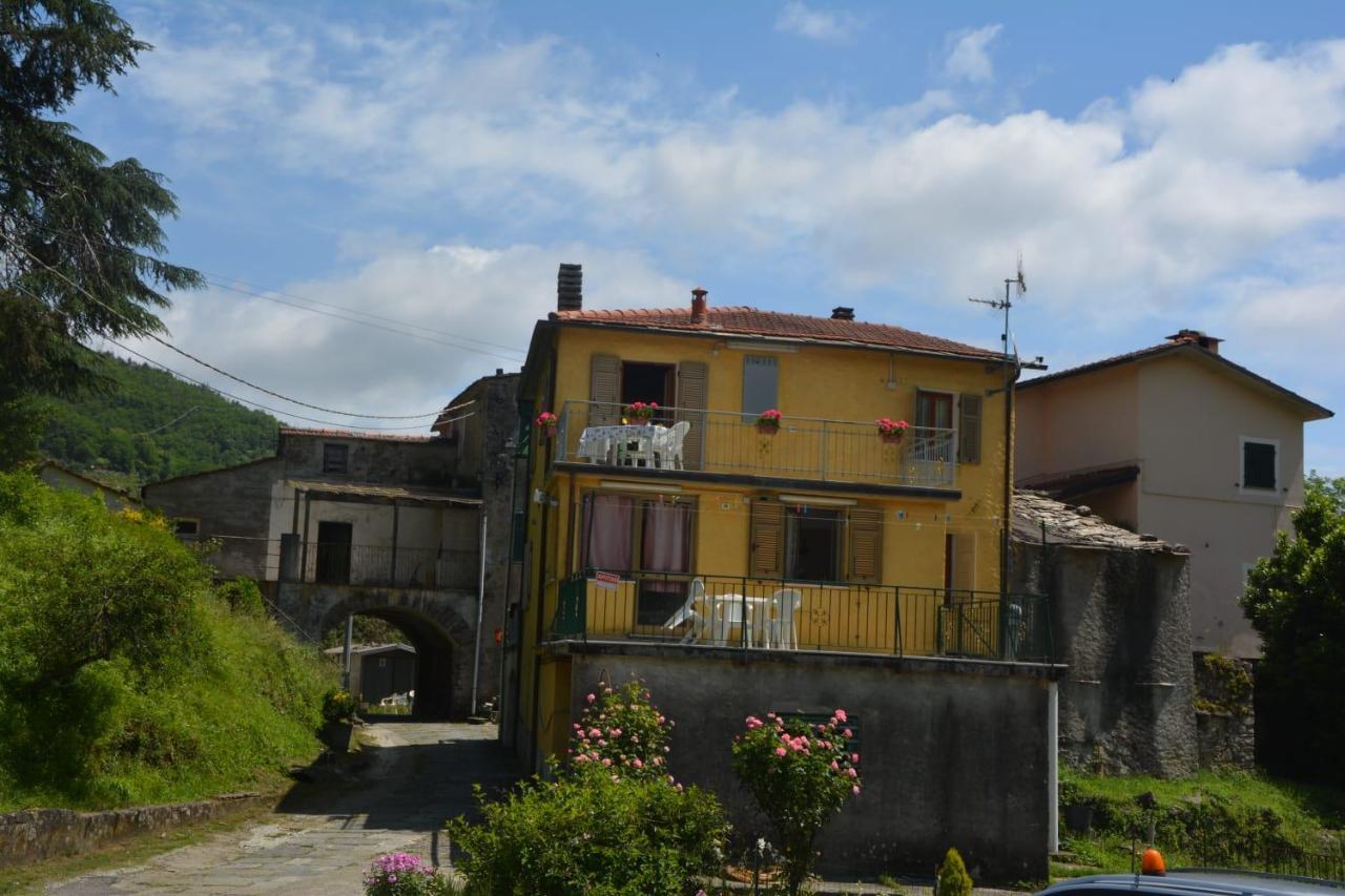 Agriturismo Ghirlanda Norma Rita Carrodano Inferiore Bagian luar foto