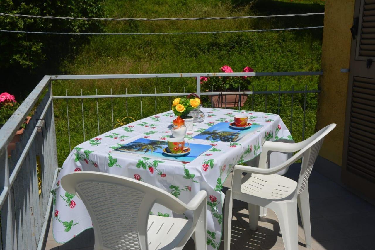 Agriturismo Ghirlanda Norma Rita Carrodano Inferiore Bagian luar foto