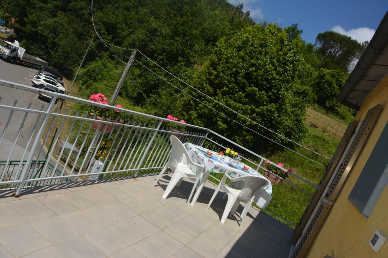 Agriturismo Ghirlanda Norma Rita Carrodano Inferiore Bagian luar foto