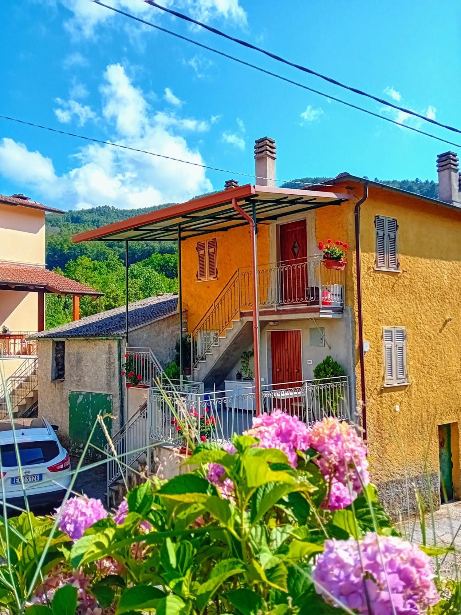 Agriturismo Ghirlanda Norma Rita Carrodano Inferiore Bagian luar foto
