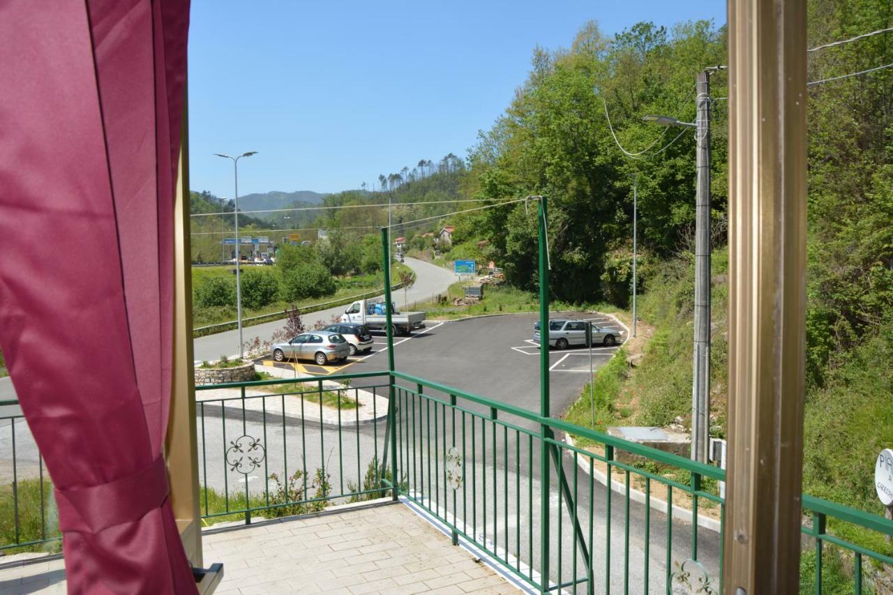 Agriturismo Ghirlanda Norma Rita Carrodano Inferiore Bagian luar foto